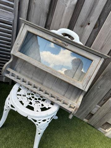 ZGAN Brocant/Landelijk Wand/Vitrine Kastje beschikbaar voor biedingen