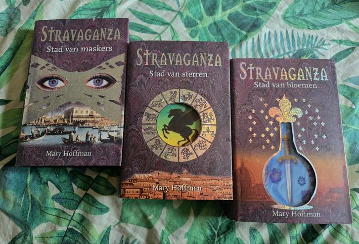 Mary Hoffman: Stravaganza serie, Stad van.. 3 x hardcover NL, Boeken, Fantasy, Gelezen, Ophalen of Verzenden