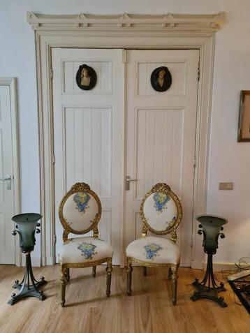 Franse stoeltjes/Art deco & Plaquette beschikbaar voor biedingen