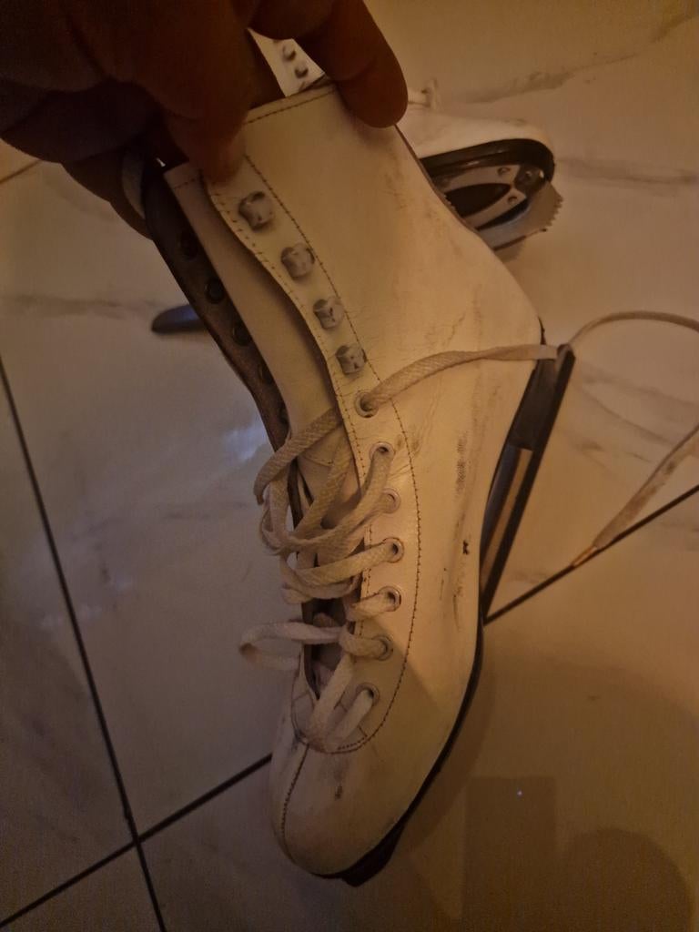 HK Sports Kunstschaatsen - Maat 39, HK Sports, Ophalen of Verzenden, Gedragen