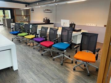Mooie bureaustoelen Comforto Kembo 25,- per stuk beschikbaar voor biedingen