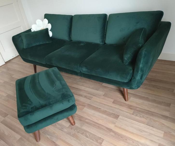 Sofacompany 3-zits bank Sigrid  met hocker groen velours, Huis en Inrichting, Banken | Bankstellen, Zo goed als nieuw, Driepersoons