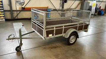 Aanhangwagen met loofrekken  beschikbaar voor biedingen