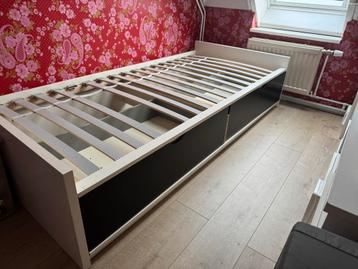 Ikea bed met lades - afbeelding 2