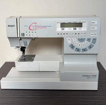 Pfaff 7530 met dubbel stoftransport IDT beschikbaar voor biedingen