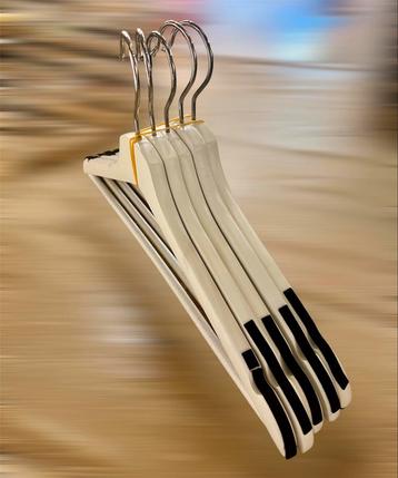 Witte Houten Kledinghangers - 50/100 stuks beschikbaar voor biedingen