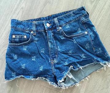Te gekke korte blauwe broek 'Love ' , maatje 36 beschikbaar voor biedingen