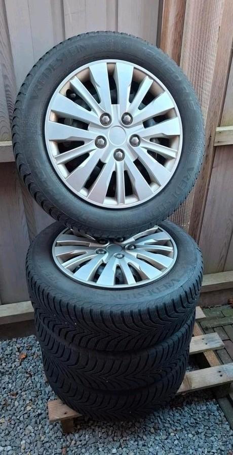 Renault Clio Winterbanden met Velgen (185/60/15), Auto-onderdelen, Banden en Velgen, Banden en Velgen, Winterbanden, 15 inch, 185 mm