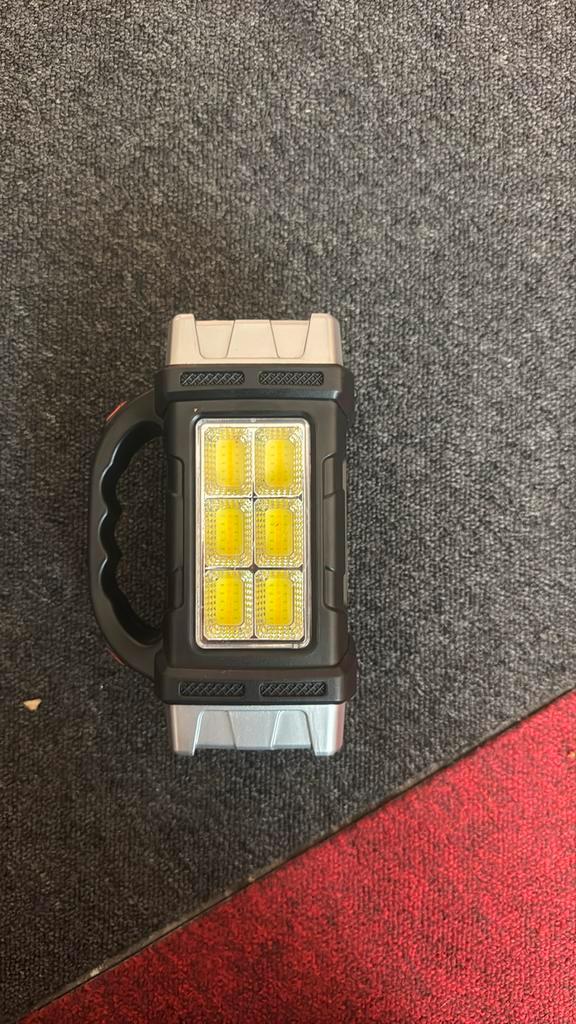 Handige zaklamp, Caravans en Kamperen, Zaklampen, Nieuw, Batterij, Ophalen of Verzenden