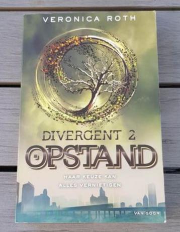 Veronica Roth - Opstand beschikbaar voor biedingen