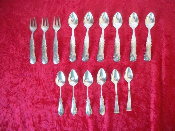 3 Taartvorkjes 6 Lepeltjes - Indonesië - netjes - p.stuk, Antiek en Kunst, Antiek | Goud en Zilver, Zilver, Ophalen of Verzenden