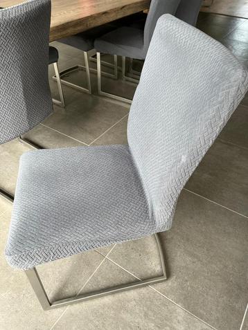 4 eetkamer stoelen GRATIS