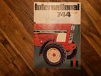 Tractor folder International 744, Boeken, Catalogussen en Folders, Ophalen of Verzenden, Gelezen