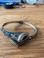 925 zilveren slangenarmband bezet met witte/ zwarte steentje, Verzenden, Zo goed als nieuw, Zilver