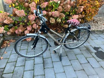 Stevig dames stad fiets met 21 versnellingen beschikbaar voor biedingen