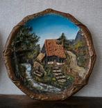 Antiek plaquette van gips reliëf handbeschilderd Berghuisje, Ophalen of Verzenden