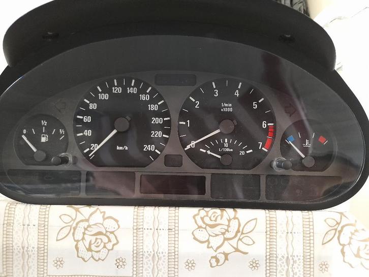 BMW - kilometerteller - Tellerunit - Instrumentenpaneel, Auto-onderdelen, Dashboard en Schakelaars, BMW, Gebruikt, Verzenden