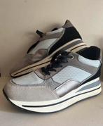 Sneakers, Ophalen of Verzenden, Grijs, Sneakers of Gympen, Zo goed als nieuw