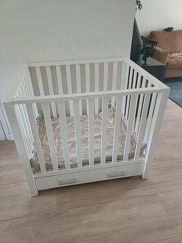 Baby Box - Nette Staat - Wit beschikbaar voor biedingen