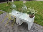 Tafels steen 2 st. + vazen hg 52-91cm + 2 transparant, Tuin en Terras, Tuinsets en Loungesets, Overige materialen, Bijzettafel