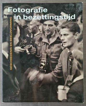 Fotografie in bezettingstijd, geschiedenis en beeldvorming beschikbaar voor biedingen