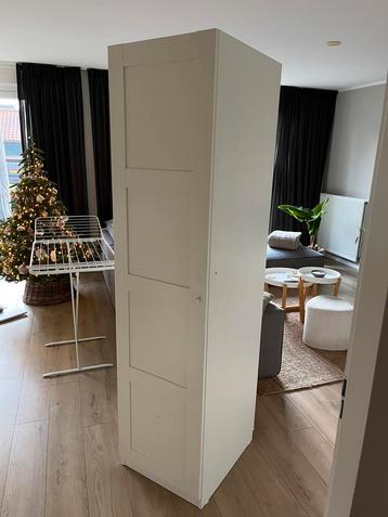 GRATIS - Grote witte kast (ideaal voor schuur of berging)