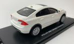 Jsn Scale Master 1:43 Volvo S60 Cross Country wit - resin mo, Hobby en Vrije tijd, Modelauto's | 1:43, Overige merken, -, Nieuw