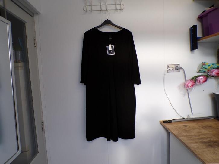 Mooie zwarte jurk Adia maat S - 42/44 nieuw!, Kleding | Dames, Grote Maten, Nieuw, Jurk, Zwart, Ophalen of Verzenden