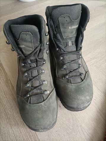 Hoge schoenen van Lowa in maat 45 beschikbaar voor biedingen