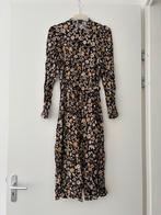 Lange jurk B.Young maat XS - nieuwstaat, Kleding | Dames, Ophalen of Verzenden, Zo goed als nieuw, Maat 34 (XS) of kleiner, Onder de knie