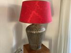 Schemerlamp/tafellamp, rood met zilverkleurige metalen voet., Ophalen, Zo goed als nieuw, Minder dan 50 cm