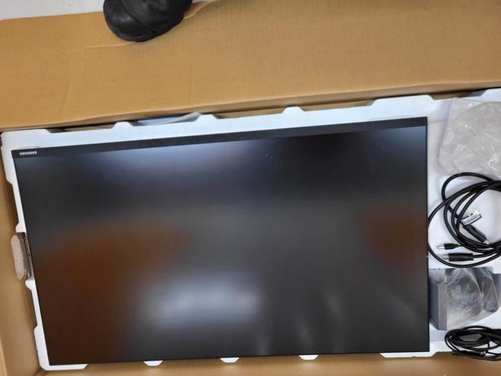 Samsung UHD space monitor 32 inch l, Computers en Software, Monitoren, Zo goed als nieuw, IPS, Ultra HD (4K), Ophalen