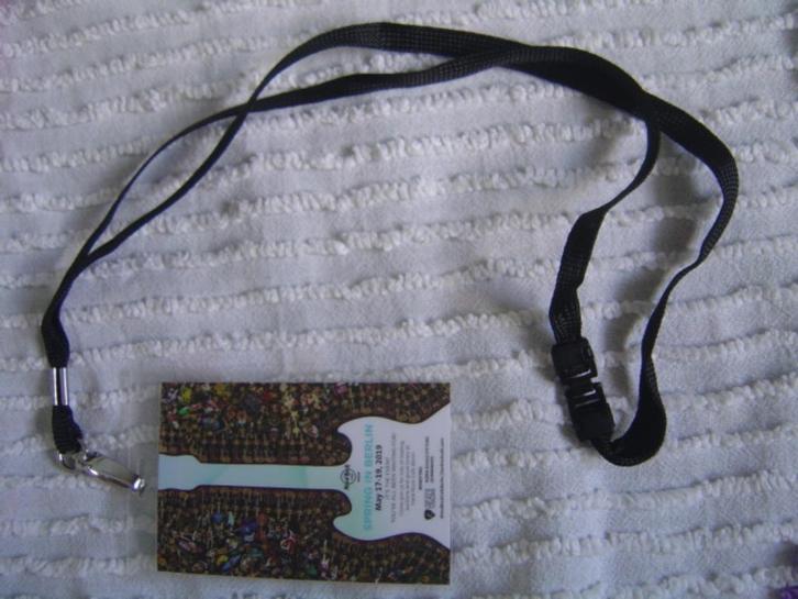 Hard rock cafe spring in Berlin lanyard 2019!, Verzamelen, Muziek, Artiesten en Beroemdheden, Zo goed als nieuw, Ophalen of Verzenden