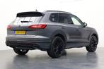 Volkswagen Touareg 3.0 TSi eHybrid 4MOTION | Nachtzicht | Tr, Automaat, Gebruikt, 2995 cc, Met garantie (alle)