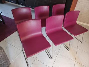 6 keurige lederen eetkamerstoelen. beschikbaar voor biedingen