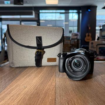 Sony DSC-RX10 + Carl Zeiss 2,8/7,7-73,3 Vario Sonnar Lens | beschikbaar voor biedingen