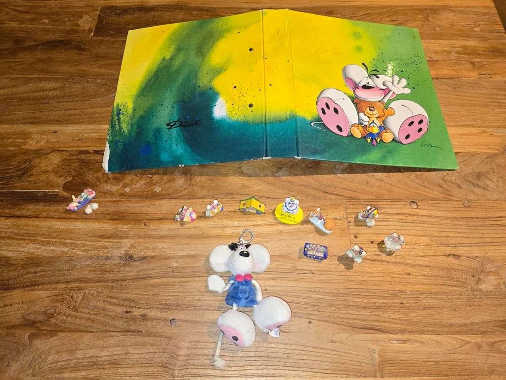 Diddl verzameling met map en accessoires, Ophalen of Verzenden, Diddl, Gebruikt, Beeldje of Figuurtje