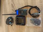 Baofeng UV-5R met Oplader station en Programmeer kabel, Telecommunicatie, Portofoons en Walkie-talkies, Ophalen of Verzenden, Zo goed als nieuw