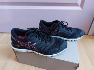 Zwart/roze sportschoenen *Asics* mt. 40 beschikbaar voor biedingen