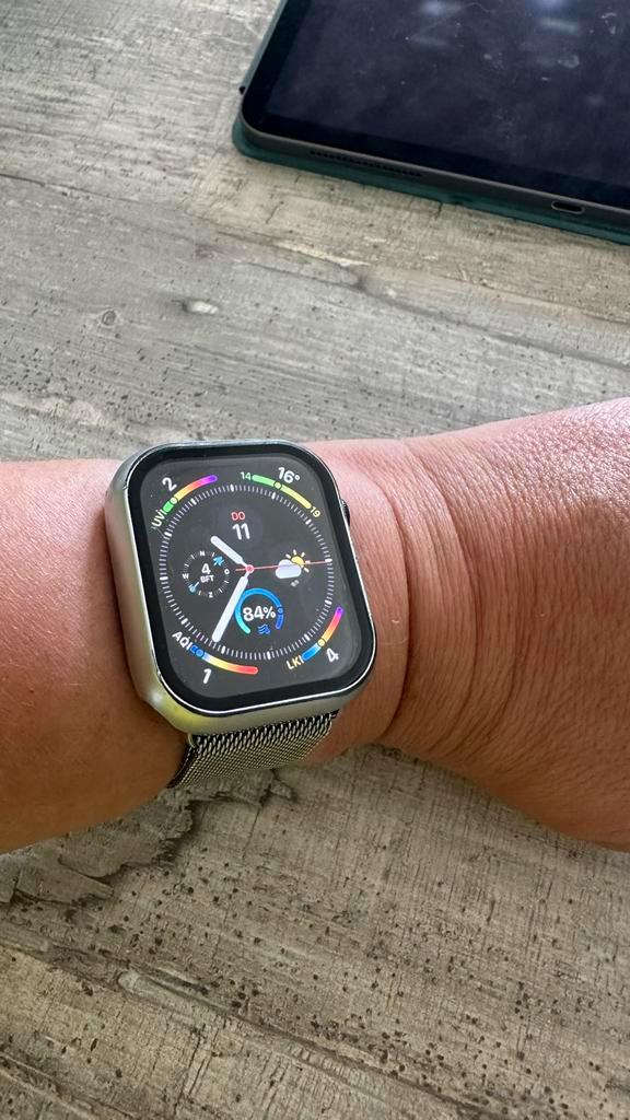 Apple watch 8 zwart 45 mm, Sieraden, Tassen en Uiterlijk, Smartwatches, Zo goed als nieuw, iOS, Zwart, Afstand, Conditie, GPS