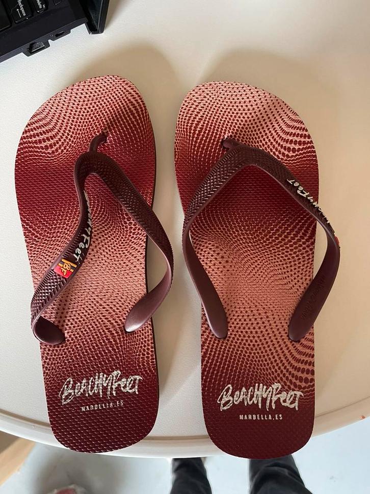 Beachyfeet bad- en teenslippers te koop, Kleding | Dames, Badmode en Zwemkleding, Nieuw, Overige typen, Rood, Ophalen