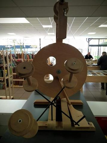  Spinnewiel met handkaarden 2SWitchonline beschikbaar voor biedingen