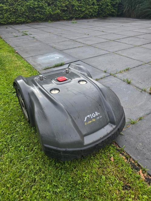Stiga 530SG robotmaaier, Tuin en Terras, Robotmaaiers, Gebruikt, Ophalen