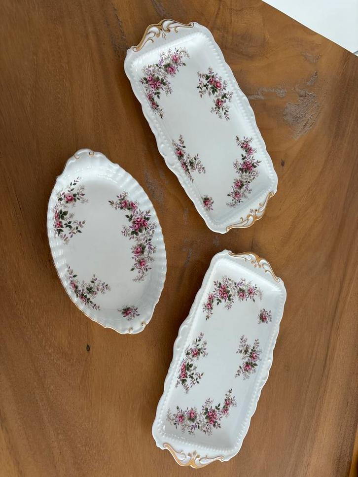 Royal Albert Lavender Rose  gebaksschalen, Antiek en Kunst, Antiek | Servies los, Ophalen