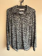 Studio Anneloes Blouse salie groen Zebraprint travelstof | M, Maat 38/40 (M), Studio Anneloes, Ophalen of Verzenden, Zo goed als nieuw