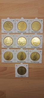 10 stuks koningspenning in munthouder, Ophalen of Verzenden, Overige materialen