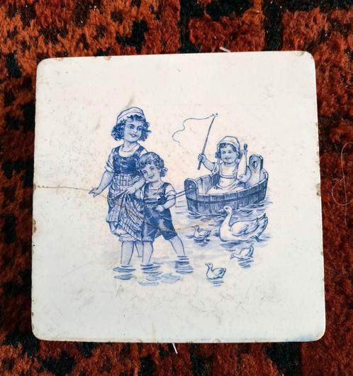 Unieke Tegel met spelende kinderen Molenstraat 144 Tilburg, Antiek en Kunst, Antiek | Wandborden en Tegels, Ophalen of Verzenden