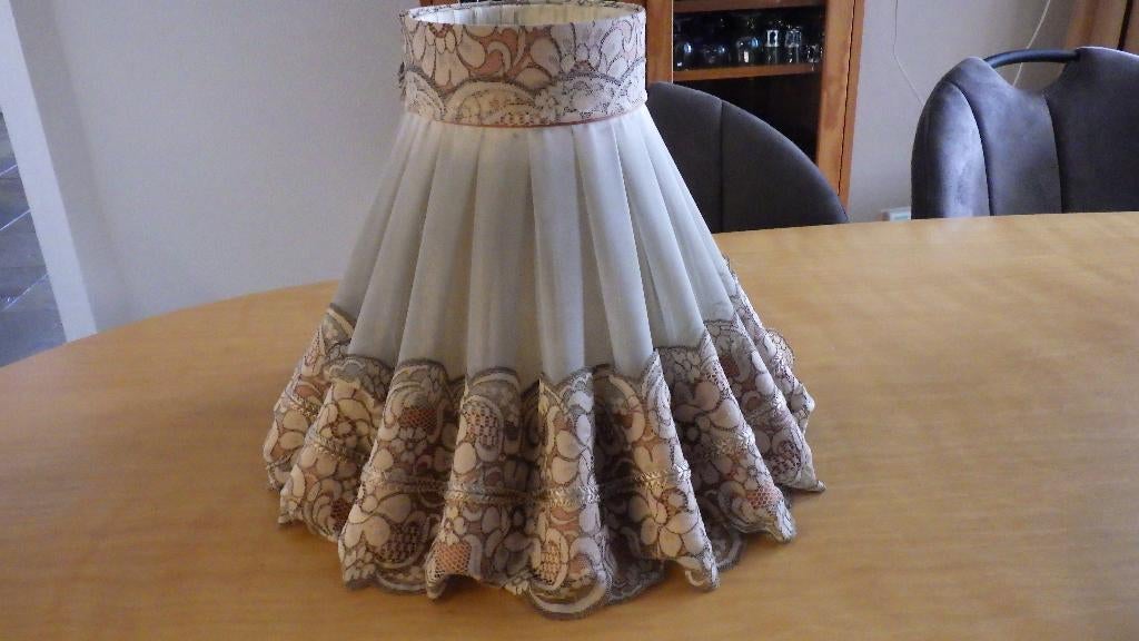 prachtige vintage 'rok-lampenkap', Huis en Inrichting, Lampen | Lampenkappen, Gebruikt, Overige kleuren, Ophalen of Verzenden