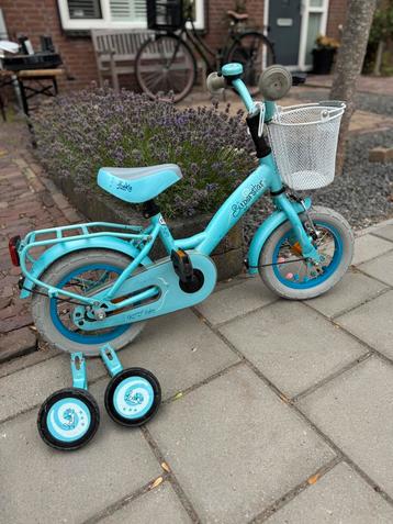 Loekie kinderfietsje met zijwieltjes beschikbaar voor biedingen