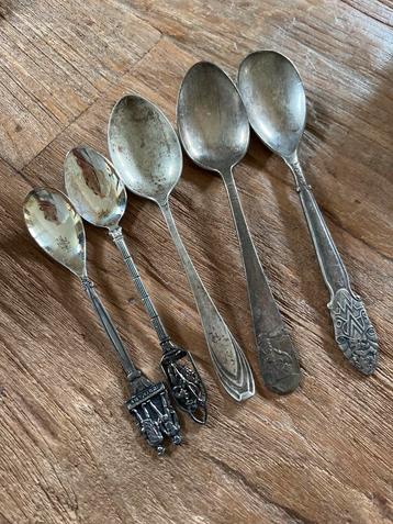 Vintage verzilverde Lepels 5 verschillende beschikbaar voor biedingen